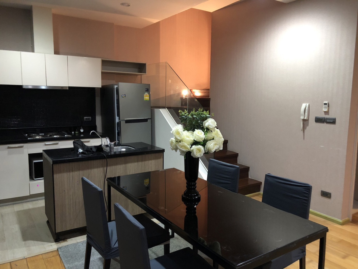 Fuse Sathorn-Taksin I BTS Wongwienyai I Best price for rent! | #HL