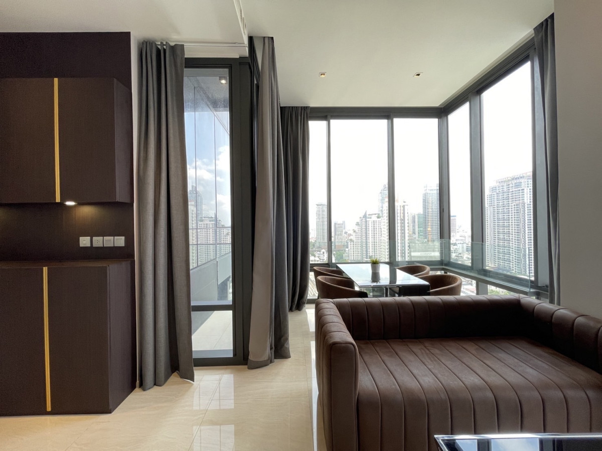 ASHTON SILOM / BTS SILOM / HL / ASHTON SILOM 2 BEDROOM READY TO MOVE IN HIGH FLOOR