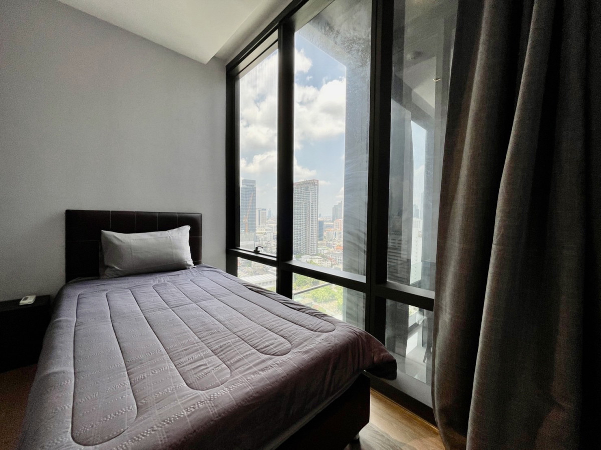 ASHTON SILOM / BTS SILOM / HL / ASHTON SILOM 2 BEDROOM READY TO MOVE IN HIGH FLOOR