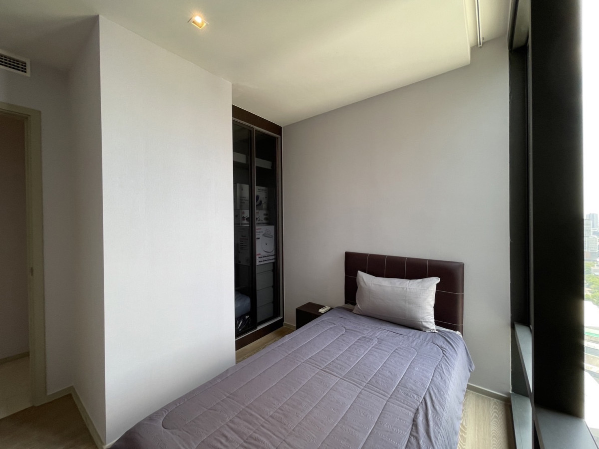 ASHTON SILOM / BTS SILOM / HL / ASHTON SILOM 2 BEDROOM READY TO MOVE IN HIGH FLOOR