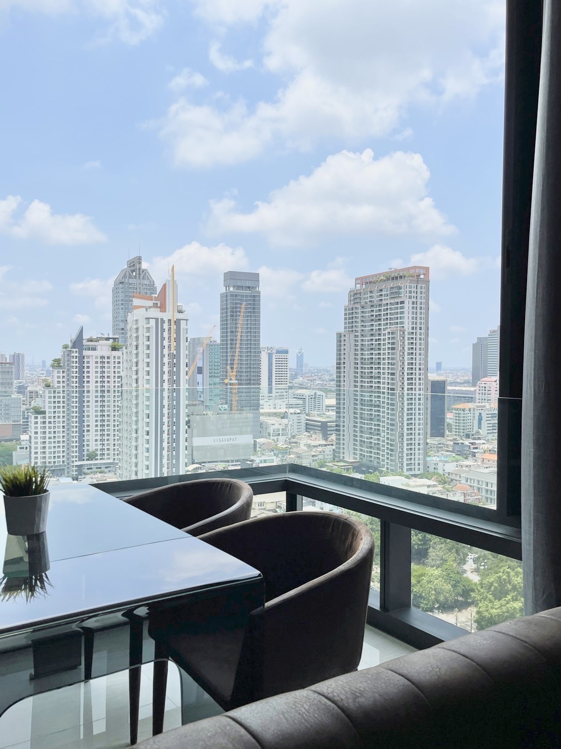 ASHTON SILOM / BTS SILOM / HL / ASHTON SILOM 2 BEDROOM READY TO MOVE IN HIGH FLOOR