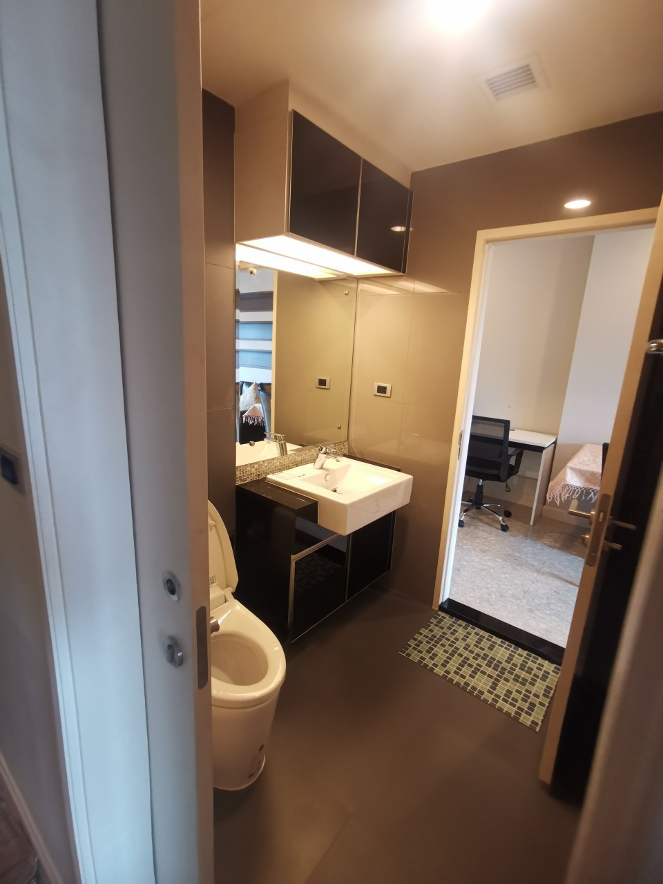 The Crest Sukhumvit 34 / BTS Thonglor / Good Price and lively room/ #HL