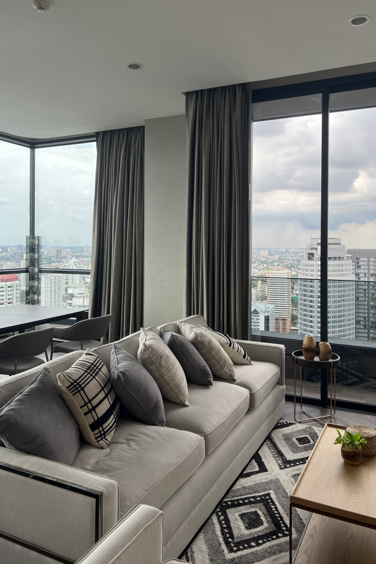 The Esse Sukhumvit 36 | BTS Thonglor | Rare unit 3 beds high floor and unbox view  #HL