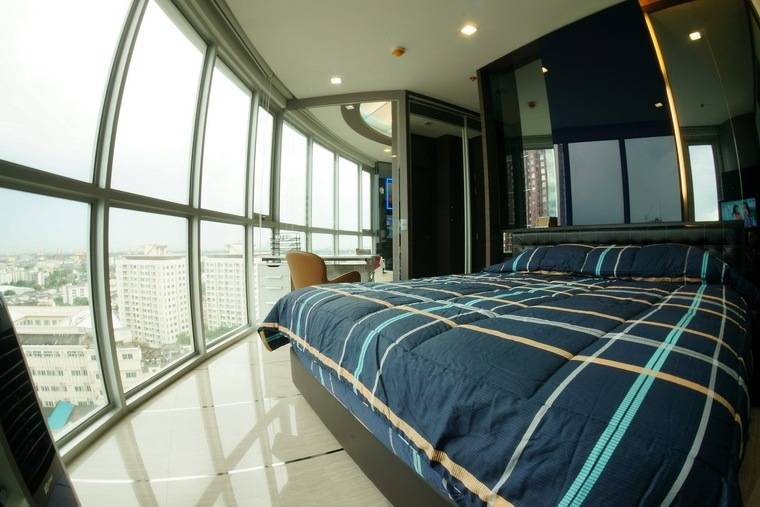 SKY WALK & WELT RESIDENCE  / BTS PRAKANONG / HL / 54SQ.M. HIGH FLOOR 1BEDROOM CONNECTED TO BTS PRAKANONG 20K ONLY