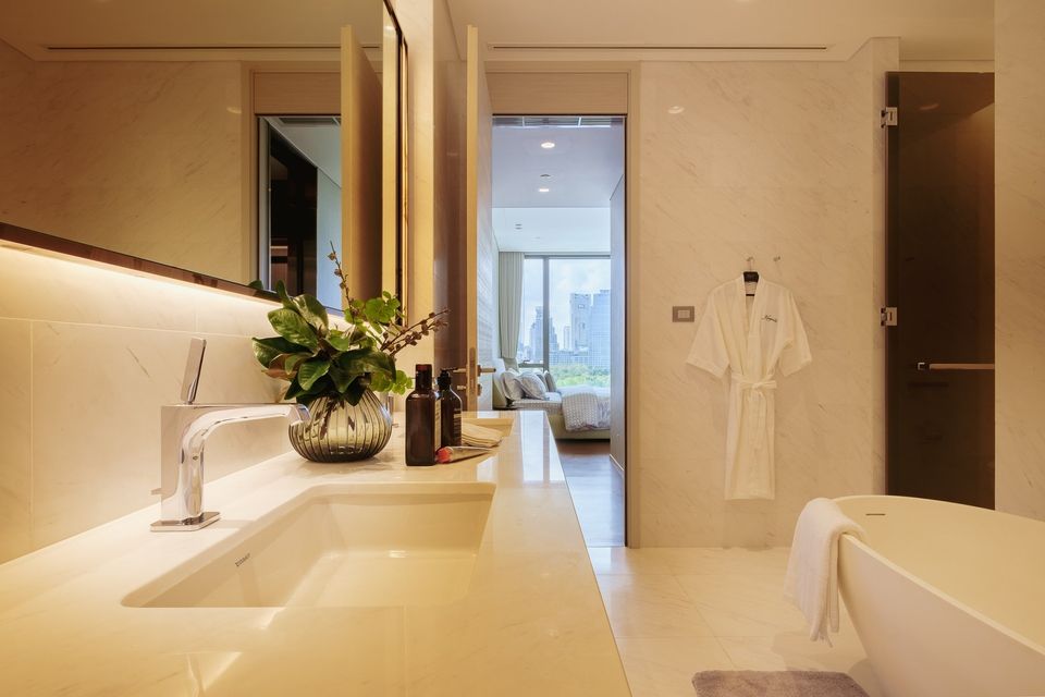 The Residences at Sindhorn Kempinski Hotel Bangkok I BTS Chidlom I Super Luxury I #HL