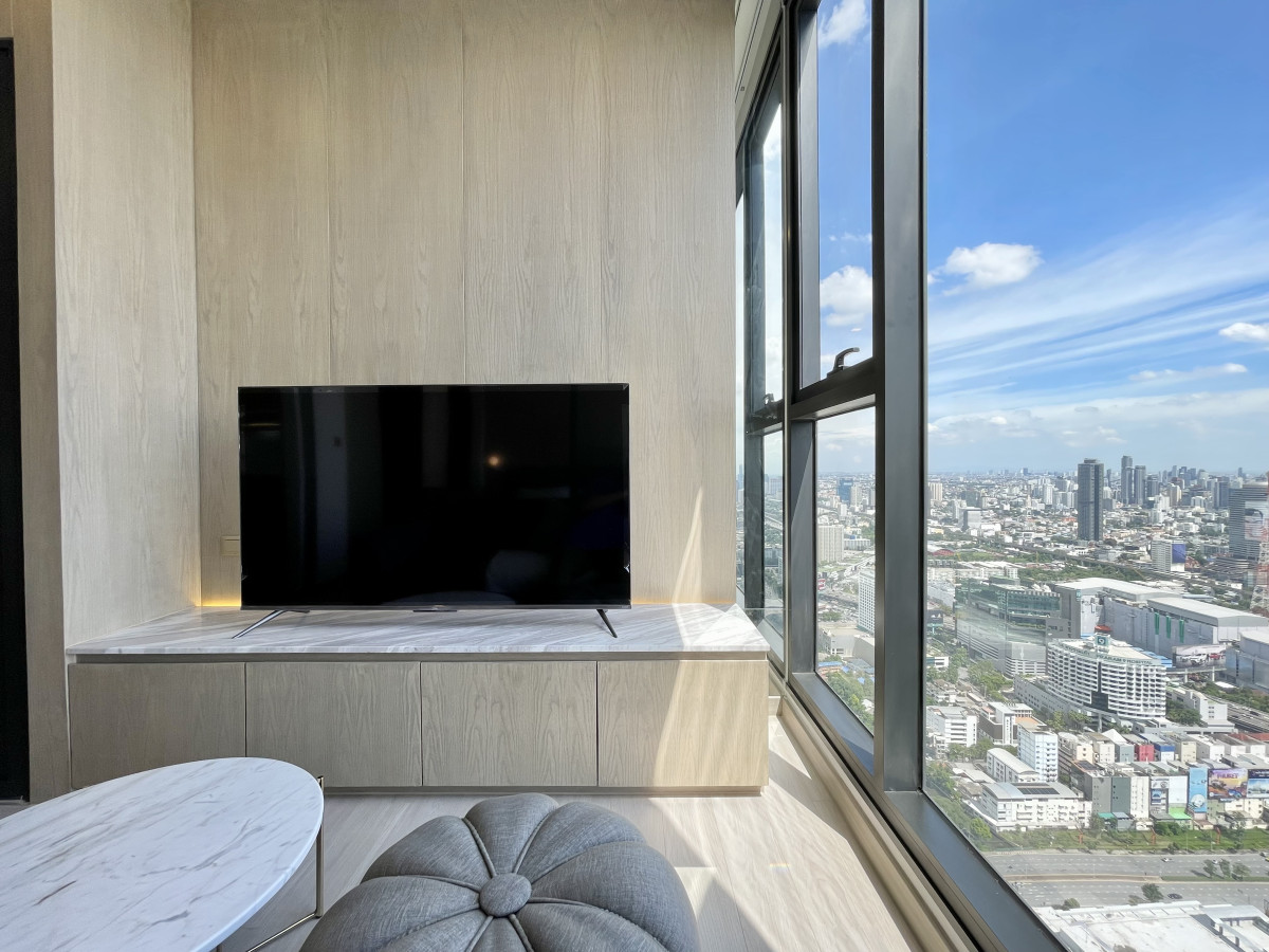 1 Bedroom on 54th floor open view to Bangkok skyline