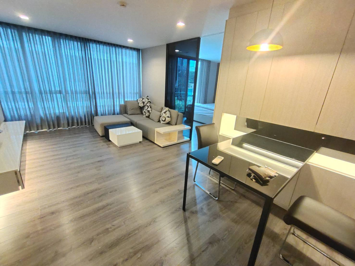 The Room Sukhumvit 40 l BTS Ekkamai l #HL