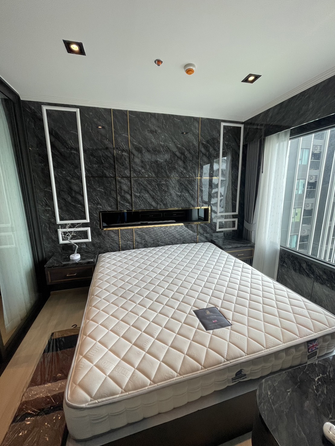 Life One Wireless | BTS Ploenchit | New Decotation, high floor and nice deal price #HL