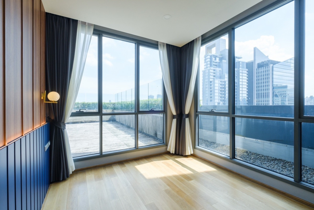 Hyde sukhumvit 13 I BTS nana I 3Bedroom3bathroom BTS nana 180sq.m. Big balcony 150,000 per month only I HL