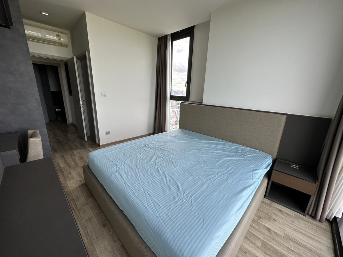 The Line Jatujak-Mochit I BTS Mochit MRT Jatujak Park I coner room, good price | #HL