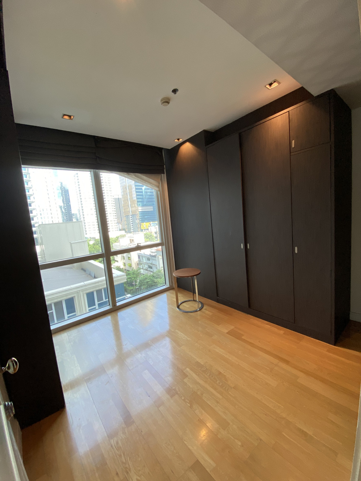 Athenee Residence | BTS Ploenchit | ราคาดี ห้องหายาก พื้นที่กว้าง ตกแต่งใหม่ พร้อมเข้าอยู่ #HL