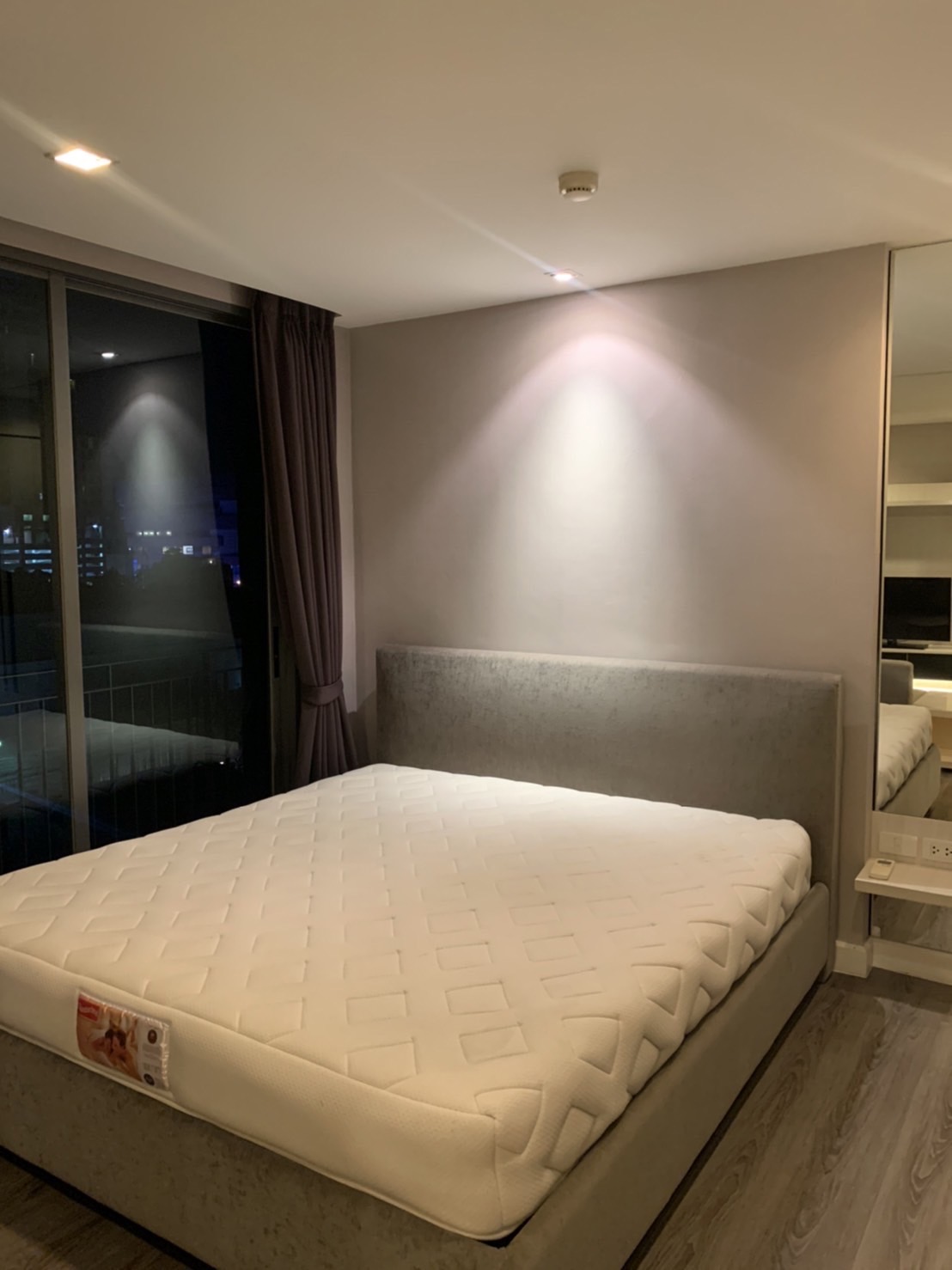 The Room Sukhumvit 40 l BTS Ekkamai l #HL