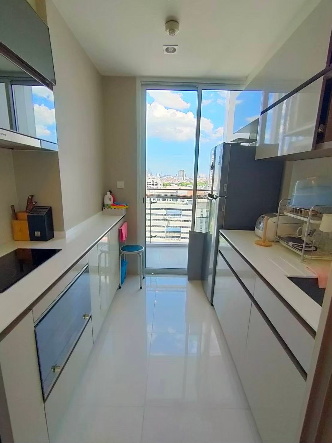 The room Sathorn - TanonPun I Bts Surasak I #HL