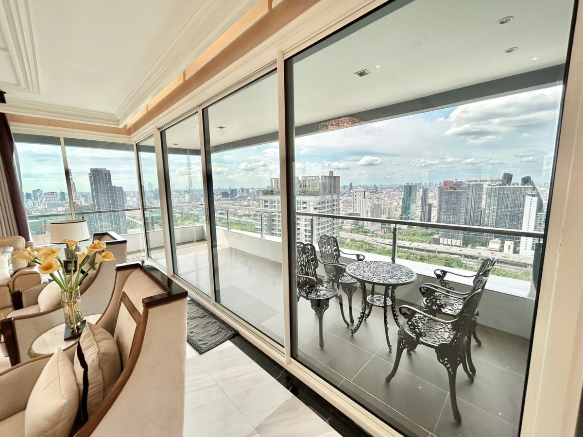 Penthouse Q Asoke MRT Phetchaburi 0 metre #HL