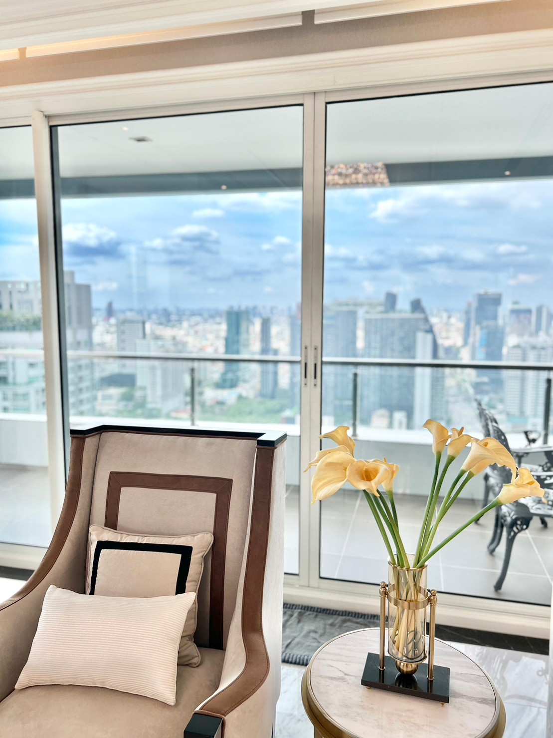 Penthouse Q Asoke MRT Phetchaburi 0 metre #HL