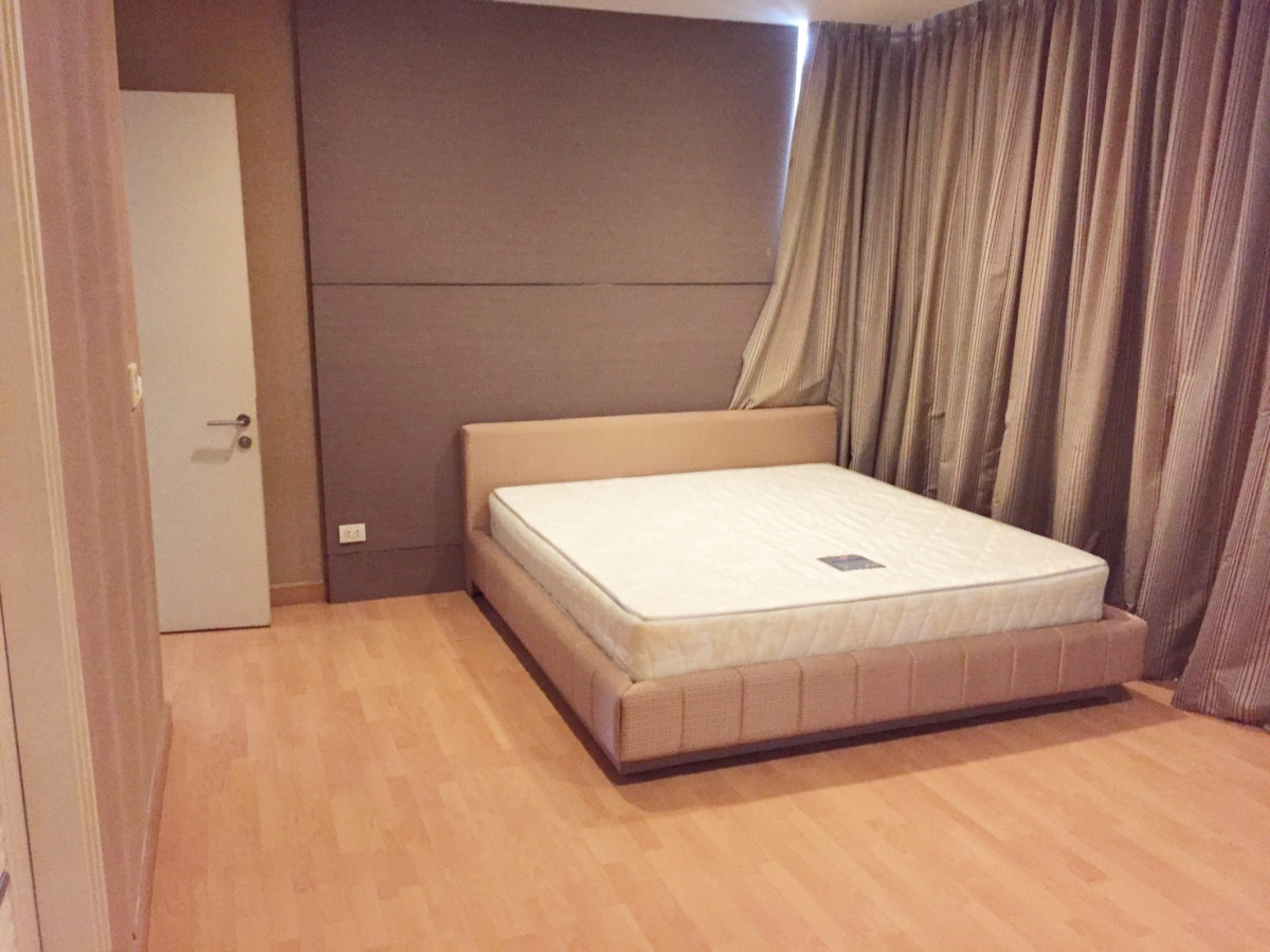 Nusasiri Grand Condo | BTS เอกมัย |ห้องใหญ่ ติด BTS มี maid room |HL