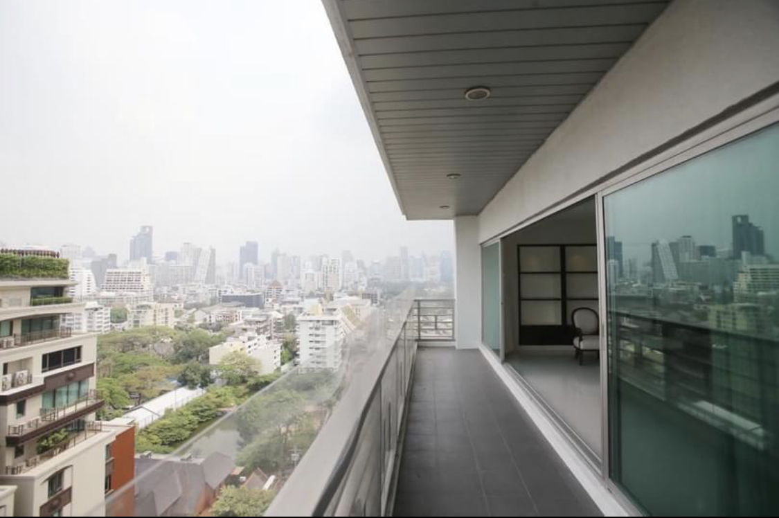 Royal Residence Park | BTS Ploenchit | Duplex Penhouse, Very Large size and able to take 2 view Lumpini and Benjakiti Park. #HL