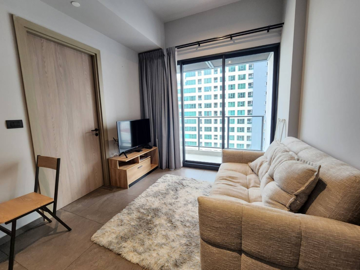 The Lofts Asoke | MRT เพชรบุรี | HL