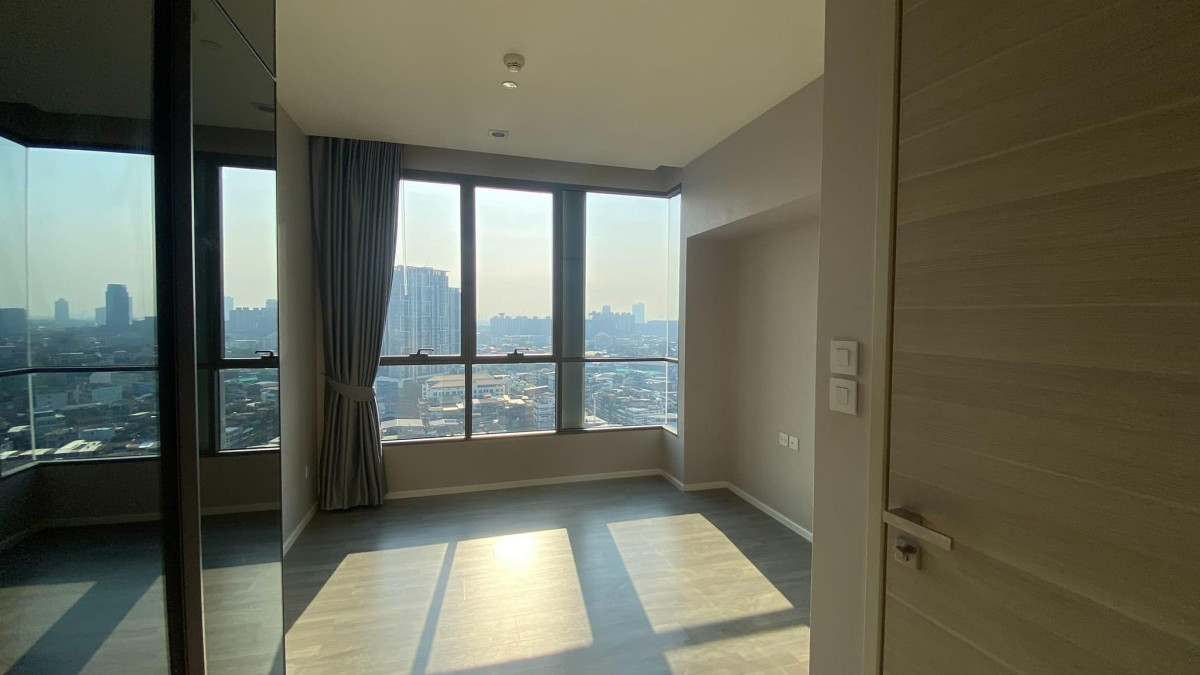 🌞SELL|The Room sathorn -st.louis|BTS Surasak|ราคาขายต่ำกว่าตลาด ห้องไม่เคยปล่อยเช่า#HL