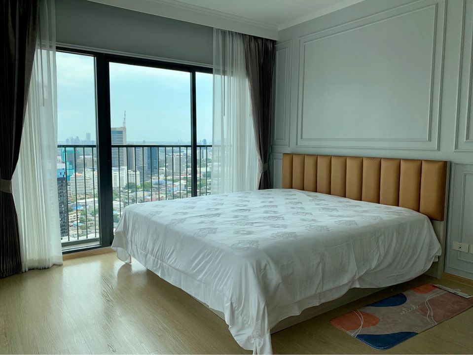 NOBLE REMIX SUKHUMVIT 36 I  BTS THONGLOR I 3BED3BATH CONNECTED TO BTS THONGLOR NO NEED TO USE UMBRELLA  167.25SQ.M. READY TO MOVE IN FULLY DECORATED I HL