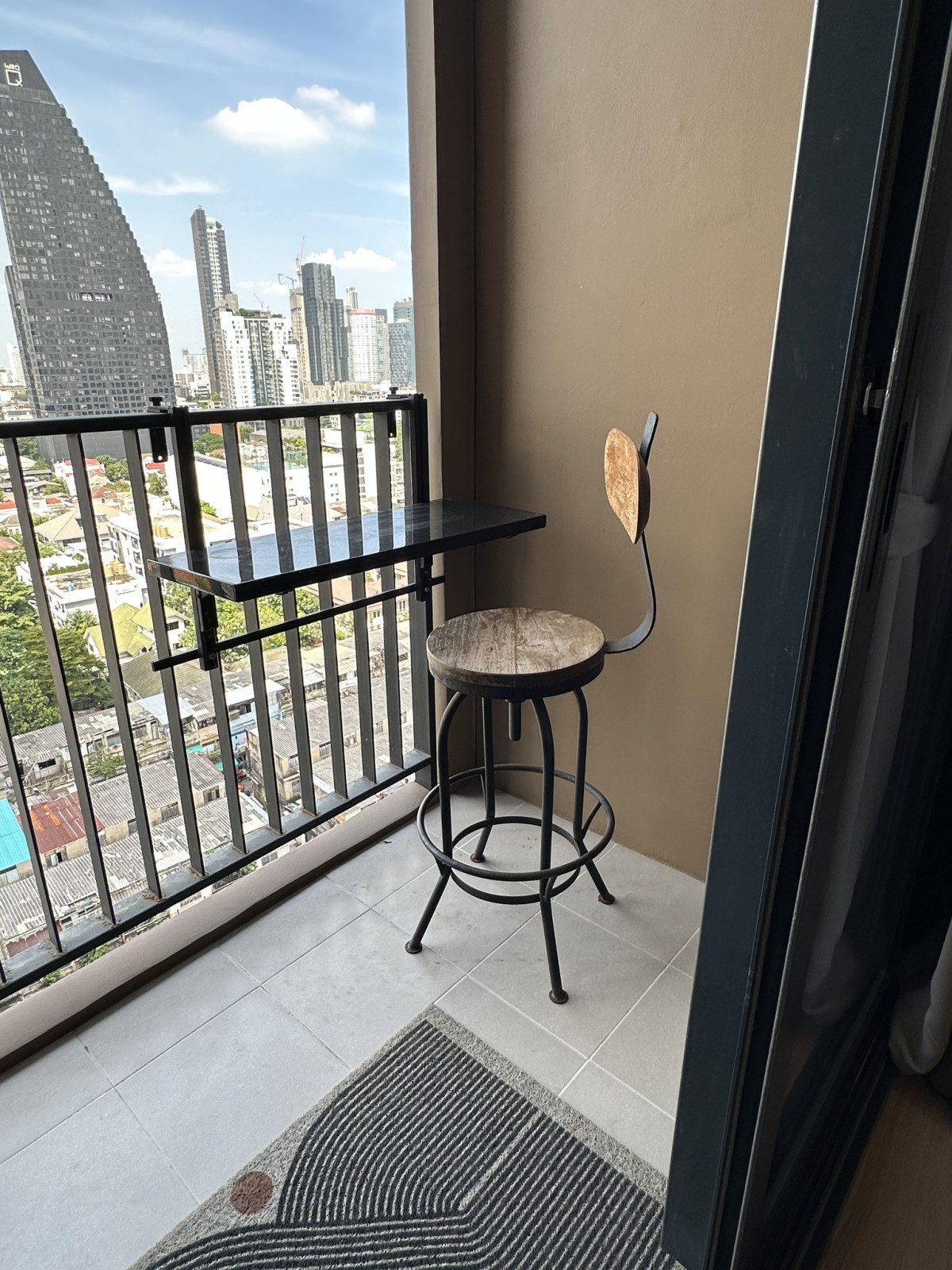 Oka Haus Sukhumvit 36 I BTS Thonglor I Beautiful Room Corner Room Nice View I #HL