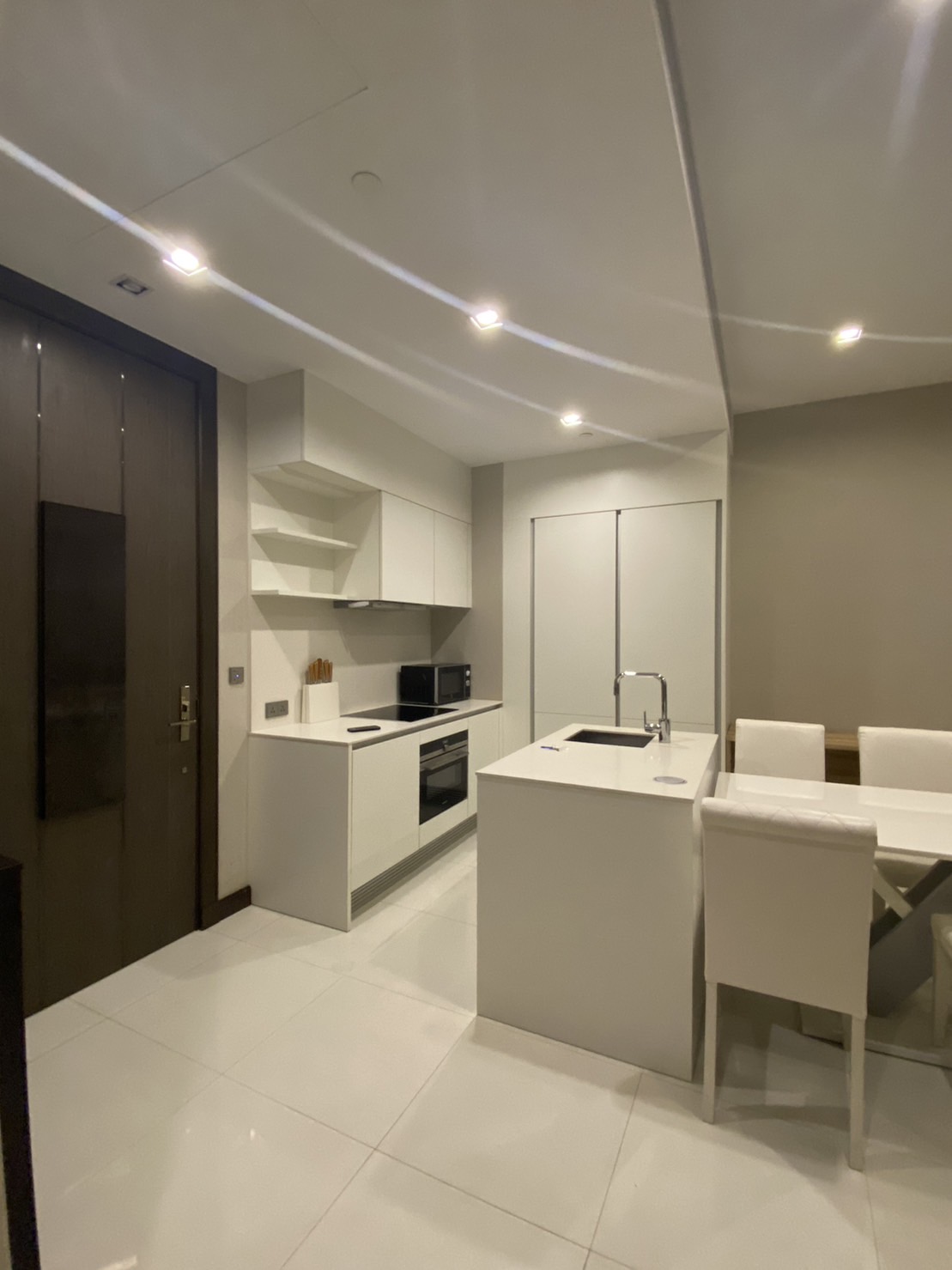 Q ONE SUKHUMVIT I BTS NANA I ULTIMATE CLASS 2BED2BATH READY FOR RENT HIGH FLOOR UNBLOCKING VIEW 90K ONLY I HL