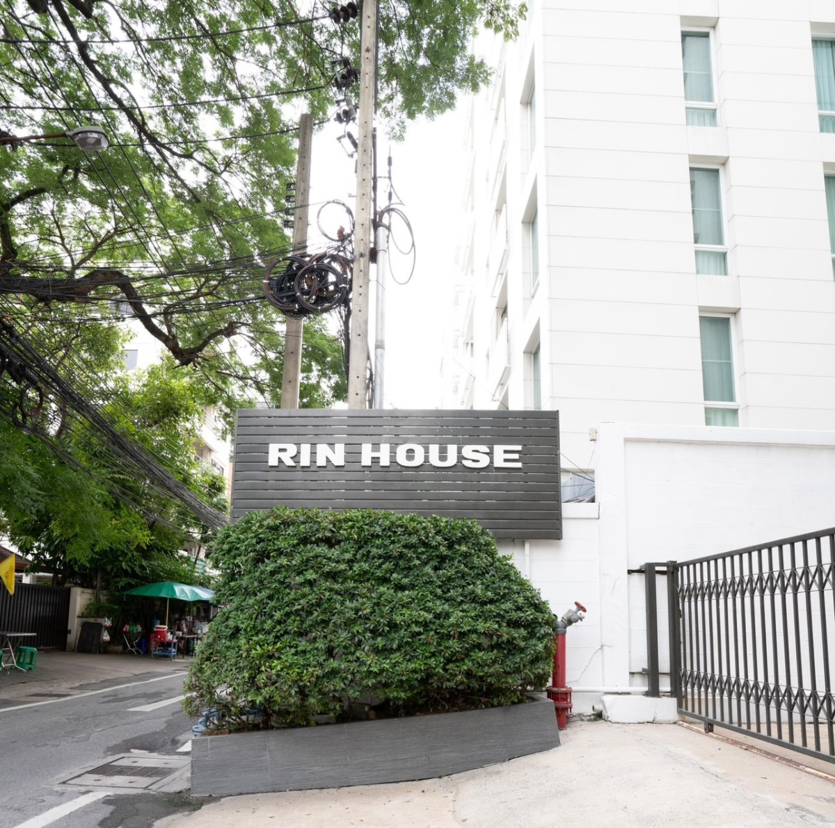 RIN HOUSE SUKHUMVIT 39 I BTS PHROMPHONG I MODERN STYLE 45SQ.M. IN PHROMPHONG READY TO MOVE IN I NEW