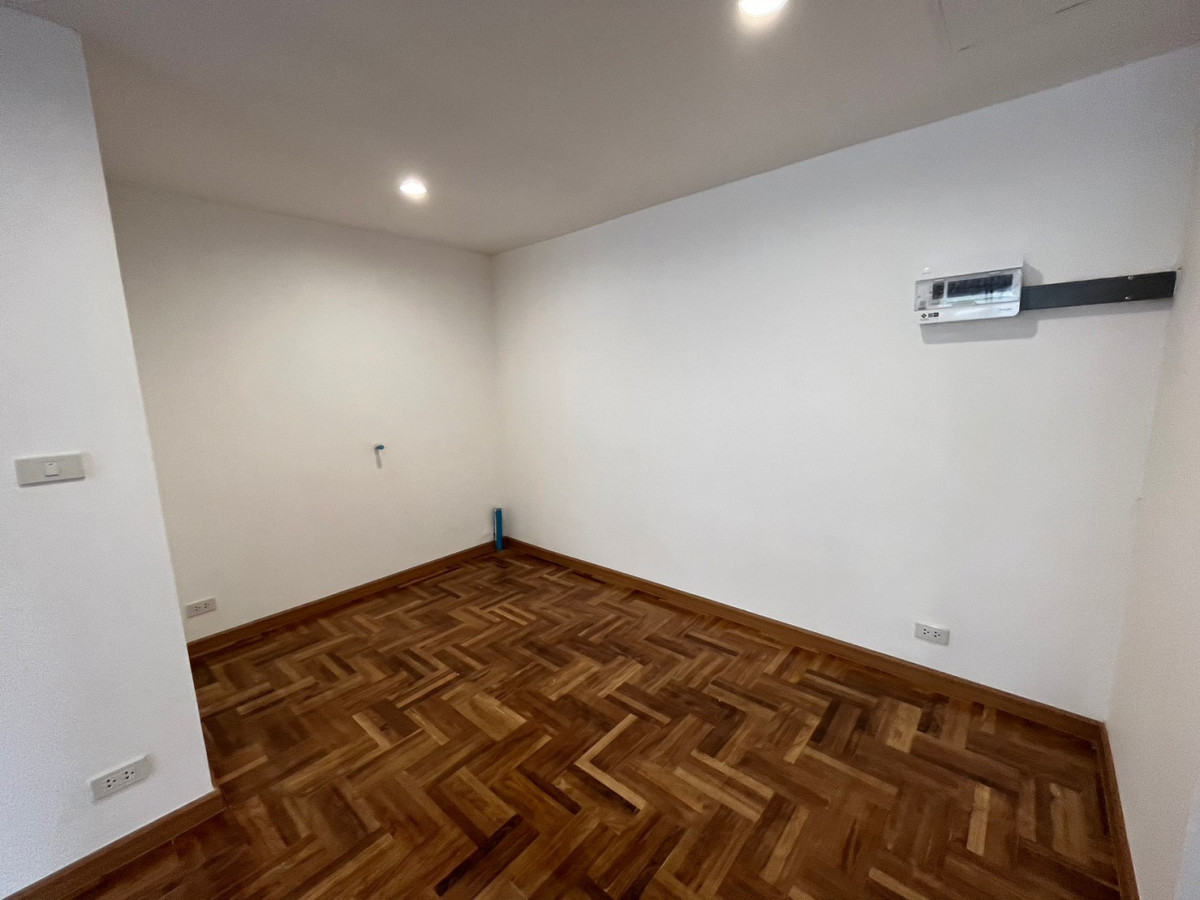 Green Peace Mansion Condominium | BTS Saphan Kwai | Very Big Unit with Best Price ! | #HL