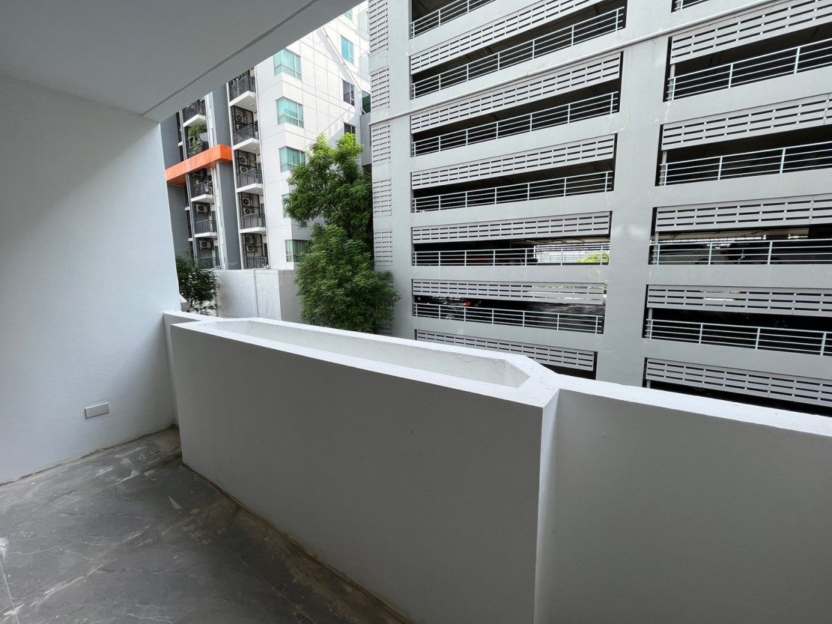 Green Peace Mansion Condominium | BTS Saphan Kwai | Very Big Unit with Best Price ! | #HL