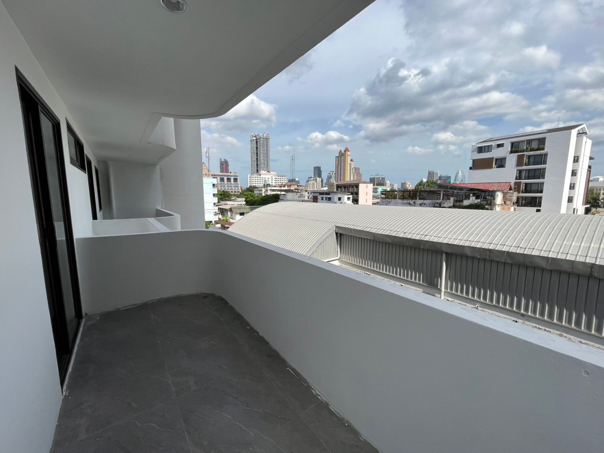 Green Peace Mansion Condominium | BTS Saphan Kwai | Very Big Unit with Best Price ! | #HL