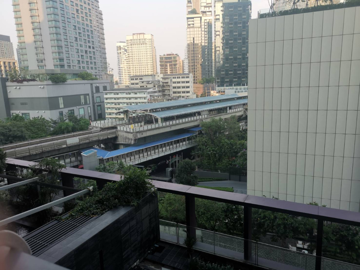 NOBLE REMIX SUKHUMVIT 36 I BTS THONGLOR I CONDO CONNECTED TO BTS FULLY FURNISHED 5.35MB READY TO MOVE IN I HL