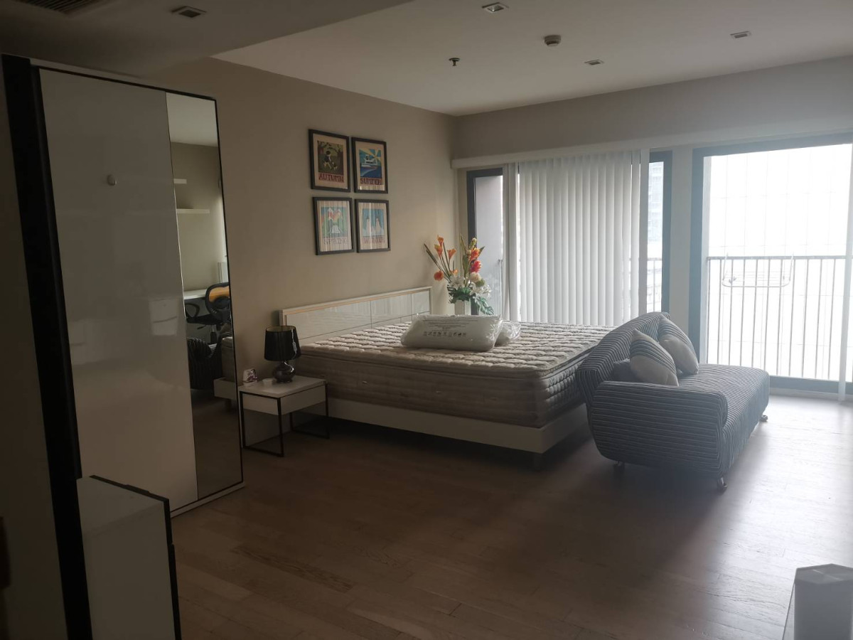 NOBLE REMIX SUKHUMVIT 36 I BTS THONGLOR I CONDO CONNECTED TO BTS FULLY FURNISHED 5.35MB READY TO MOVE IN I HL