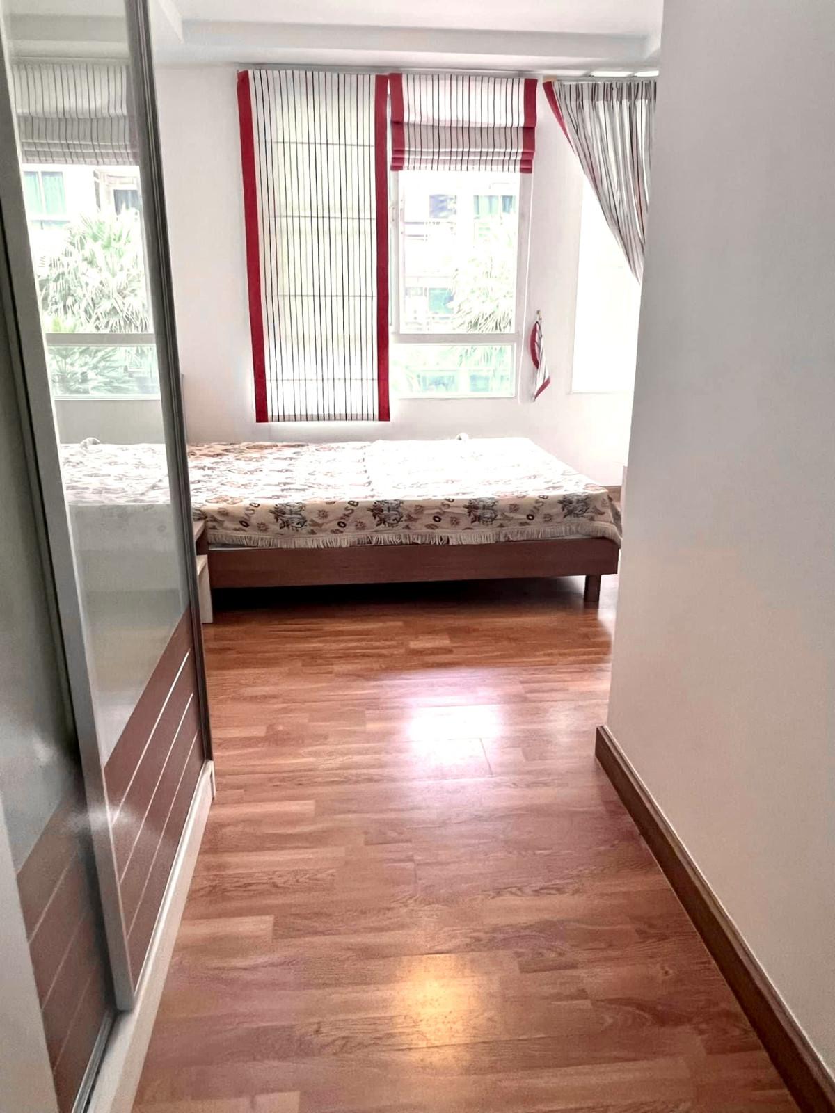 Ivy Ratchada I MRT Sutthisan I Nice Room & Fully furnished I O