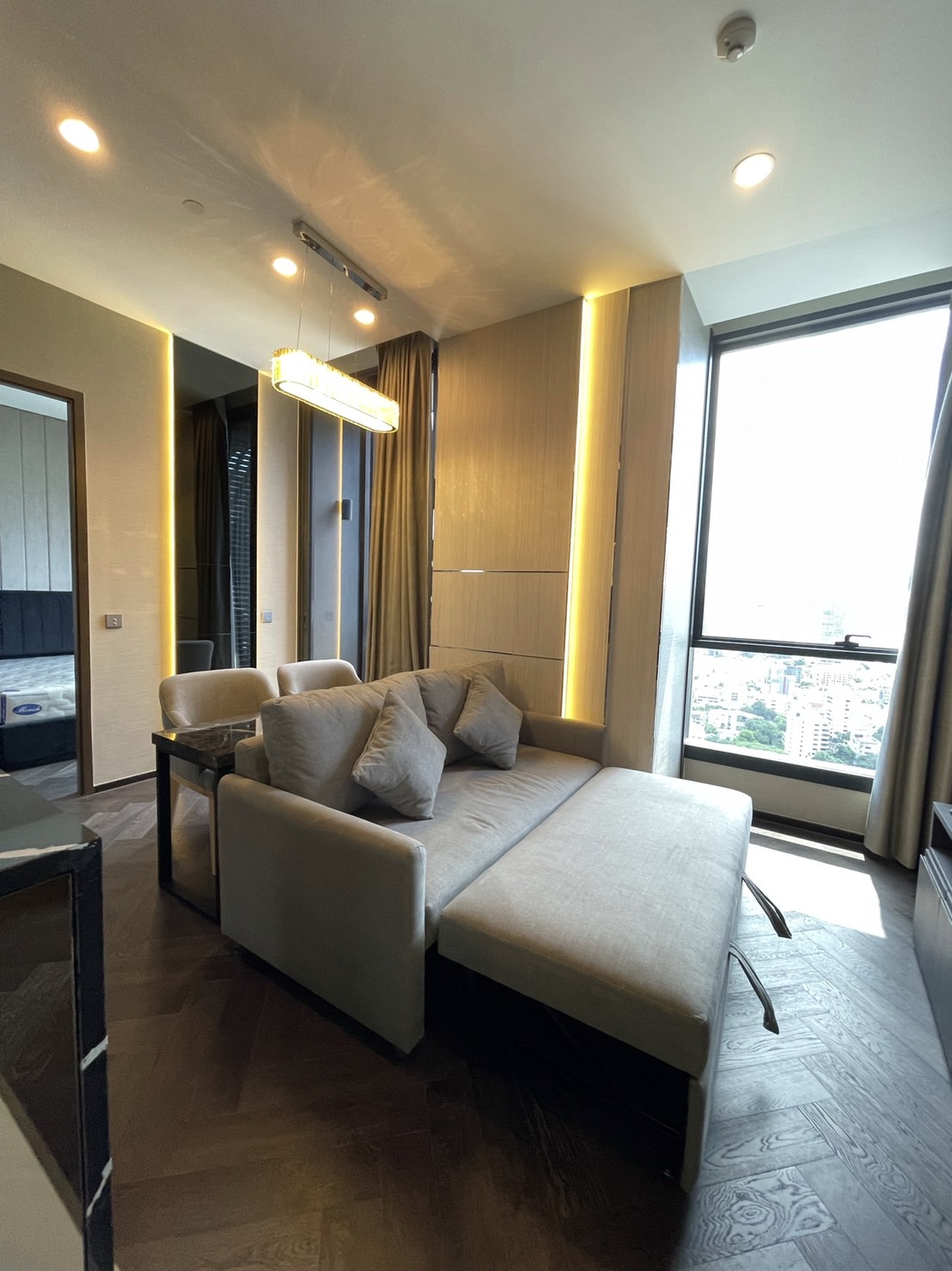 The Esse Sukhumvit 36 I BTS Thonglor I Super Luxury BTS Thonglor 1bed1bath high floor ready to move in I HL