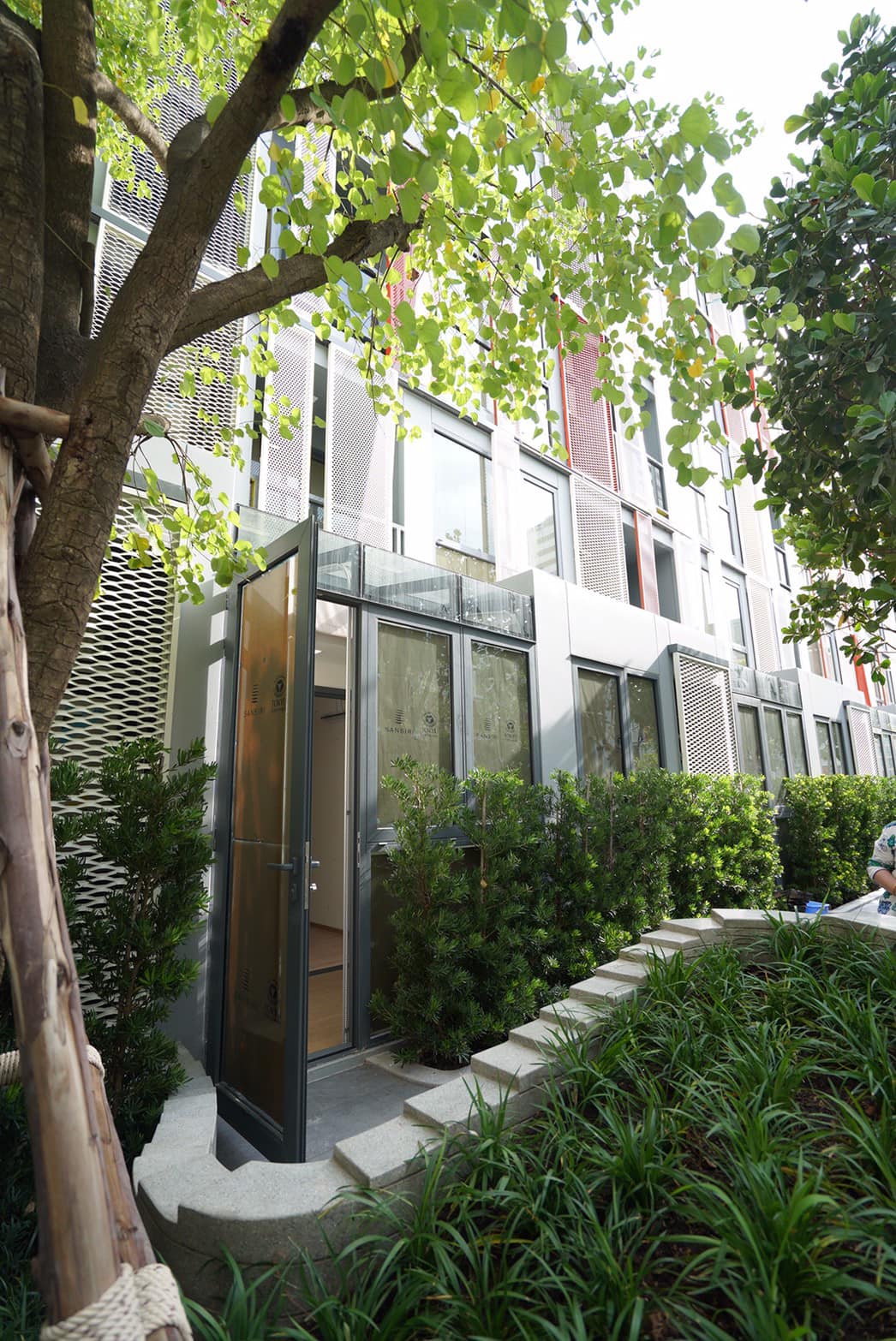 Taka Haus | BTS เอกมัย | ห้องสามารถออกสวนได้ เป็น Type ที่มีเพียง5 units ในโครงการ Private with low-rise condominium| HL