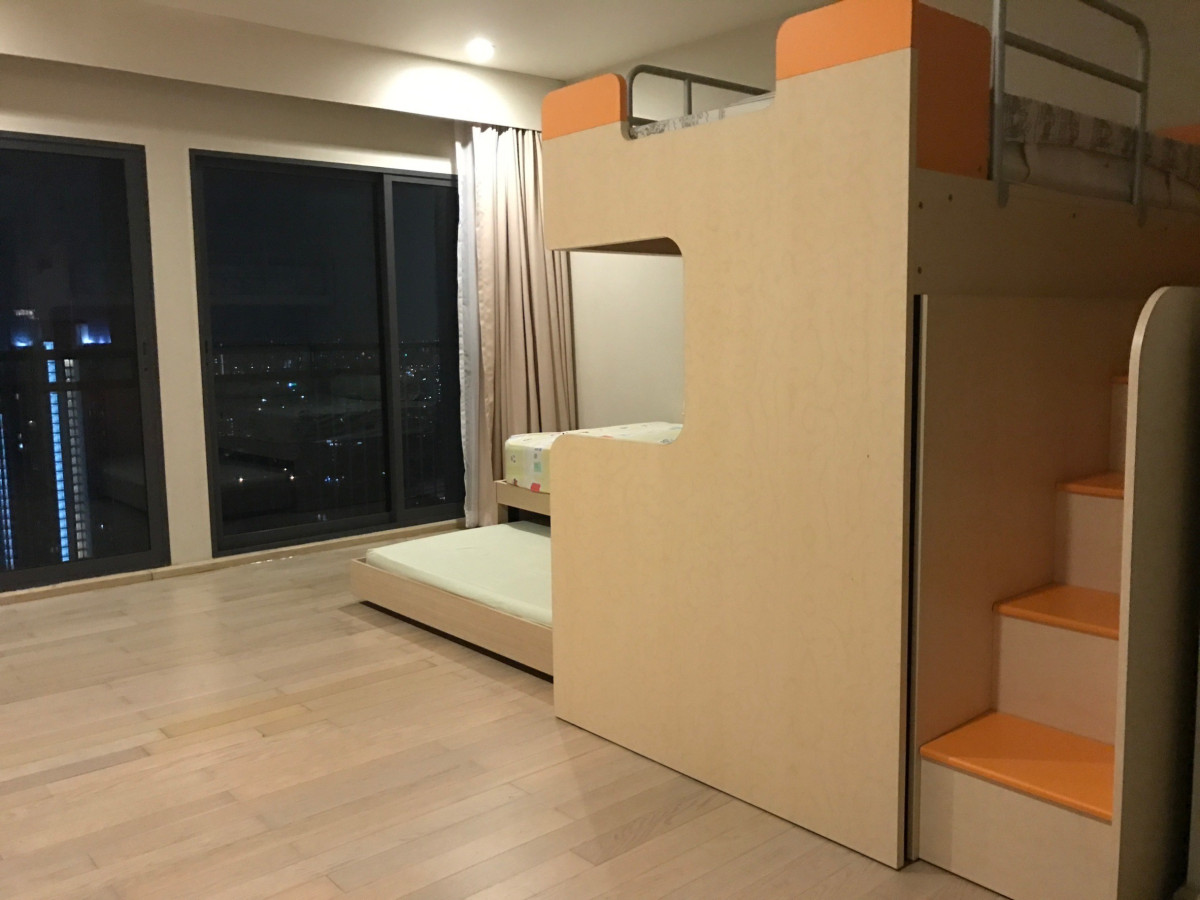 NOBLE REMIX SUKHUMVIT 36 I BTS THONGLOR I 3BED3BATH CONNECTED TO BTS THONGLOR I HL