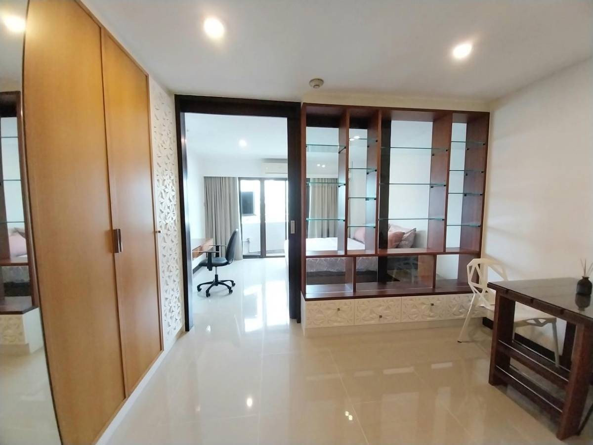 Aree Place Sukhumvit 26  | BTS Phrom Phong | good price | #HL