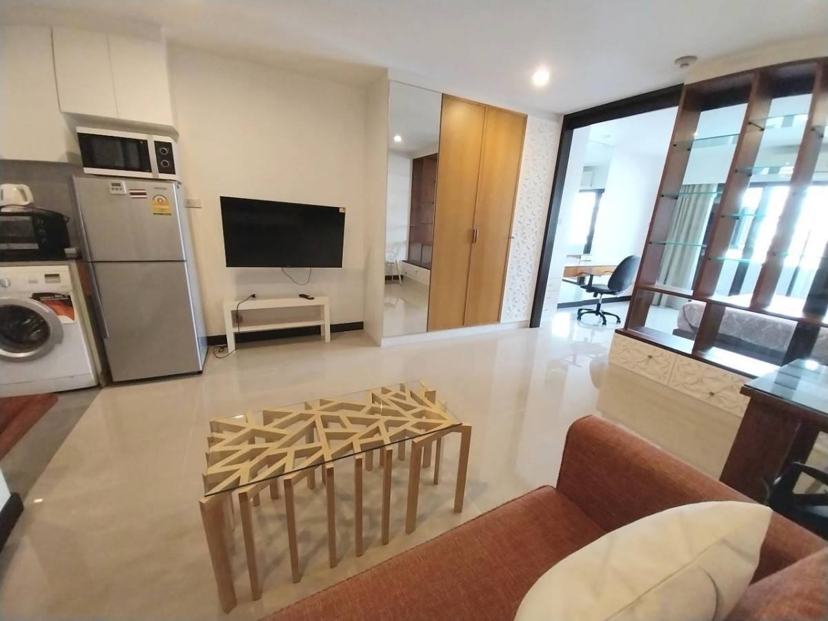 Aree Place Sukhumvit 26  | BTS Phrom Phong | good price | #HL