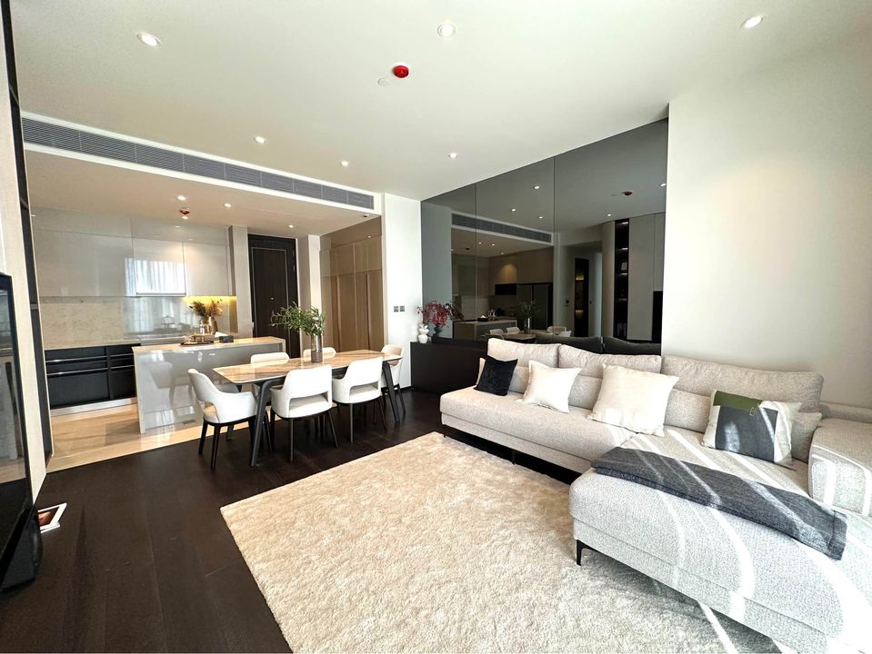 LAVIQ SUKHUMVIT 57 I BTS THONGLOR I 3BED3BATH LUXURY THONGLOR FENDI DECORATED READY TO RENT I HL