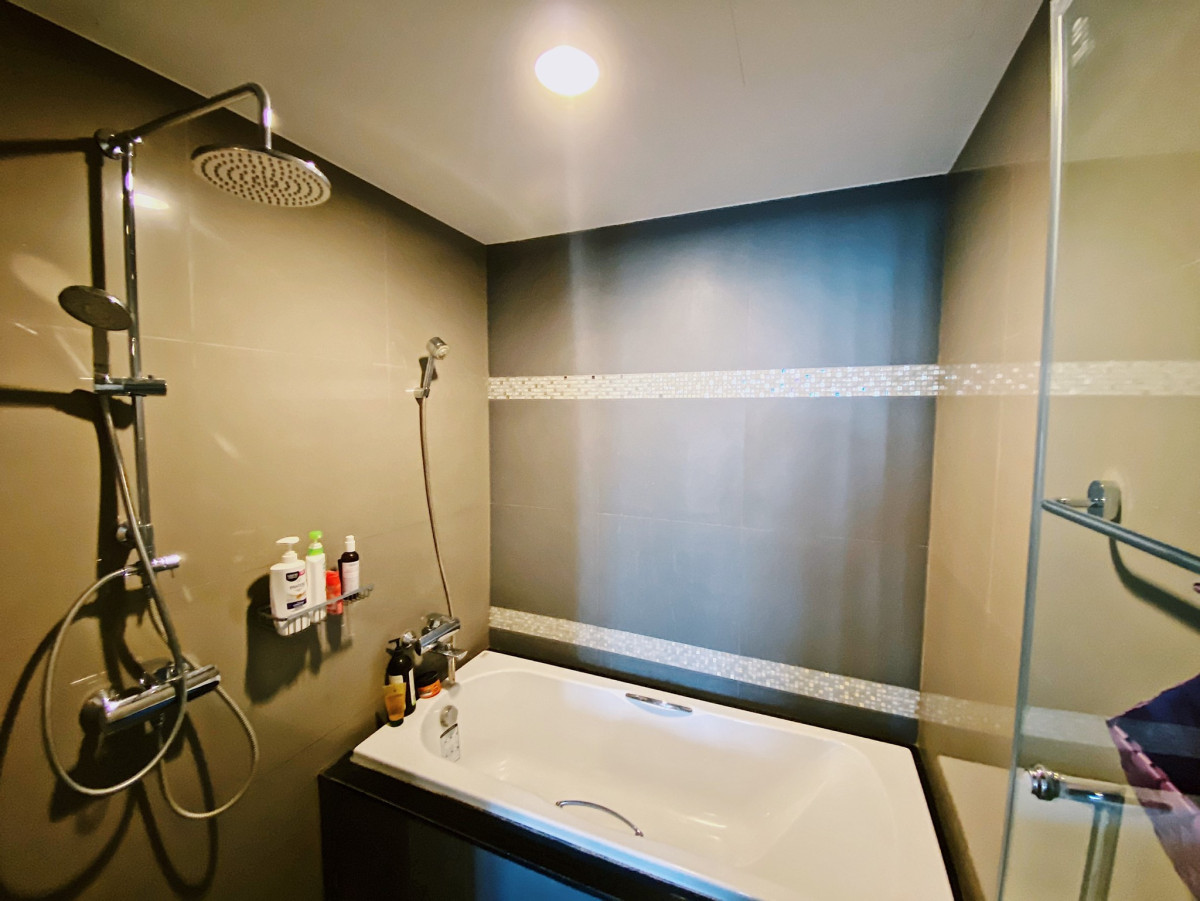 The Crest Sukhumvit 34 I BTS Thonglor I 1 นอนใหญ่ ครัวปิด Cooking lover Bathtub Lover Beautiful room I #HL