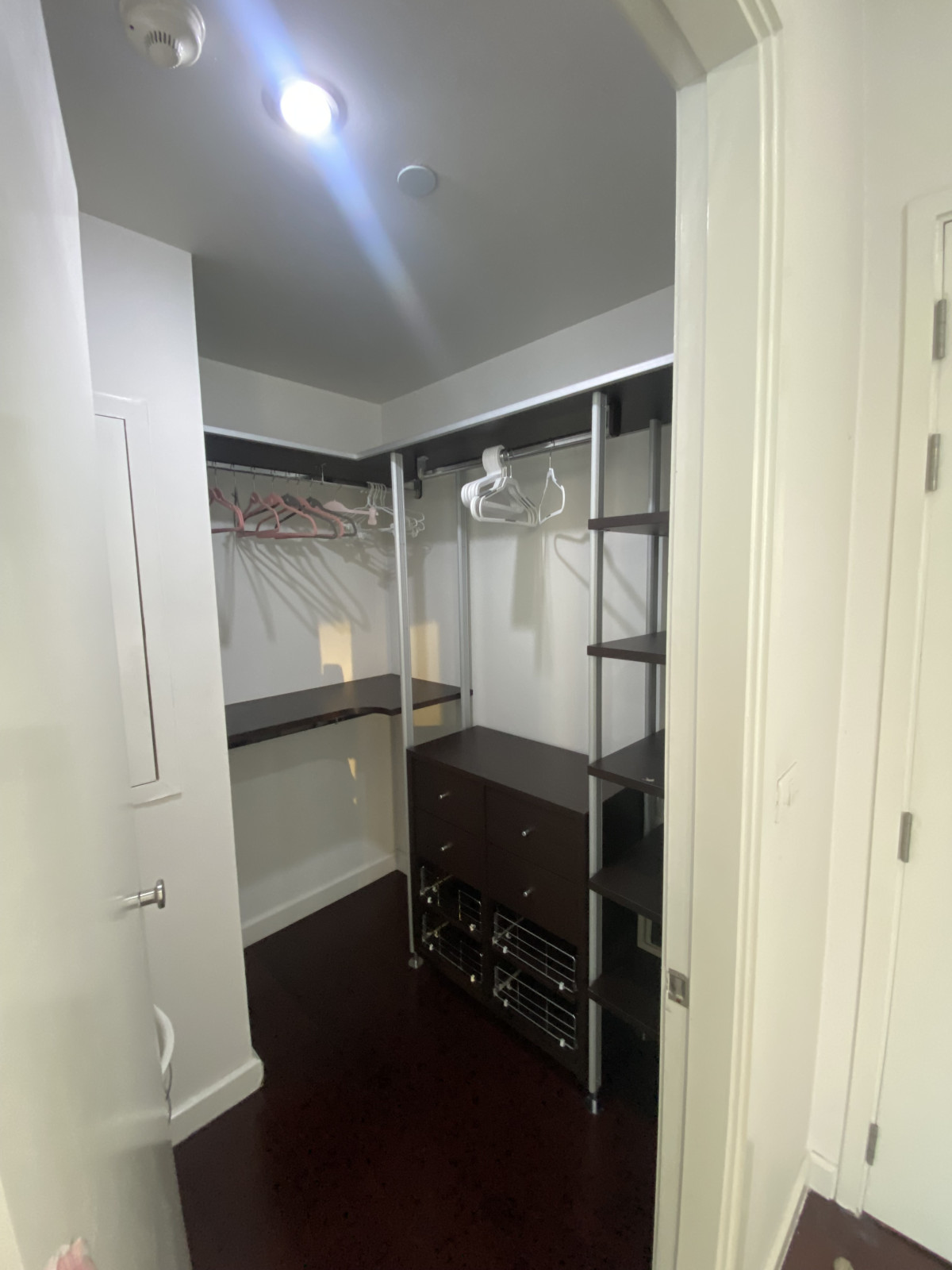 Manhattan Chidlom | BTS Chidlom | Pet accept, hot price,  new renovated, beautiful with white decoration #HL