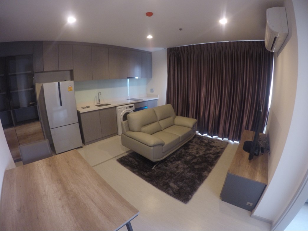 Rhythm Sukhumvit 36 - 38 I BTS Thonglor I Good price Big Room Corner Room I #HL