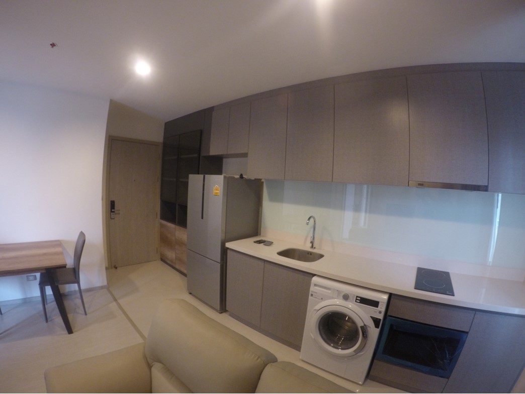 Rhythm Sukhumvit 36 - 38 I BTS Thonglor I Good price Big Room Corner Room I #HL