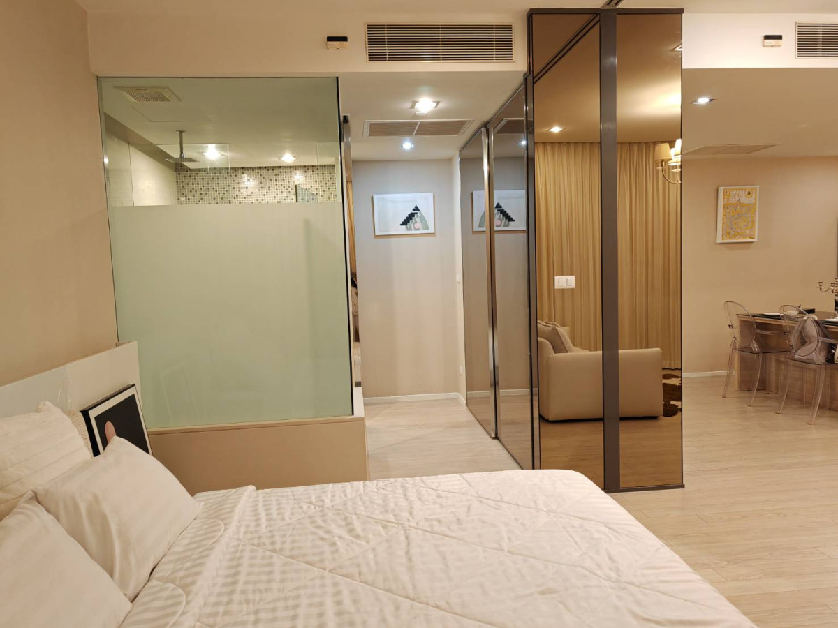 The Room Sukhumvit 21 I BTS Asoke MRT Sukhumvit I #HL