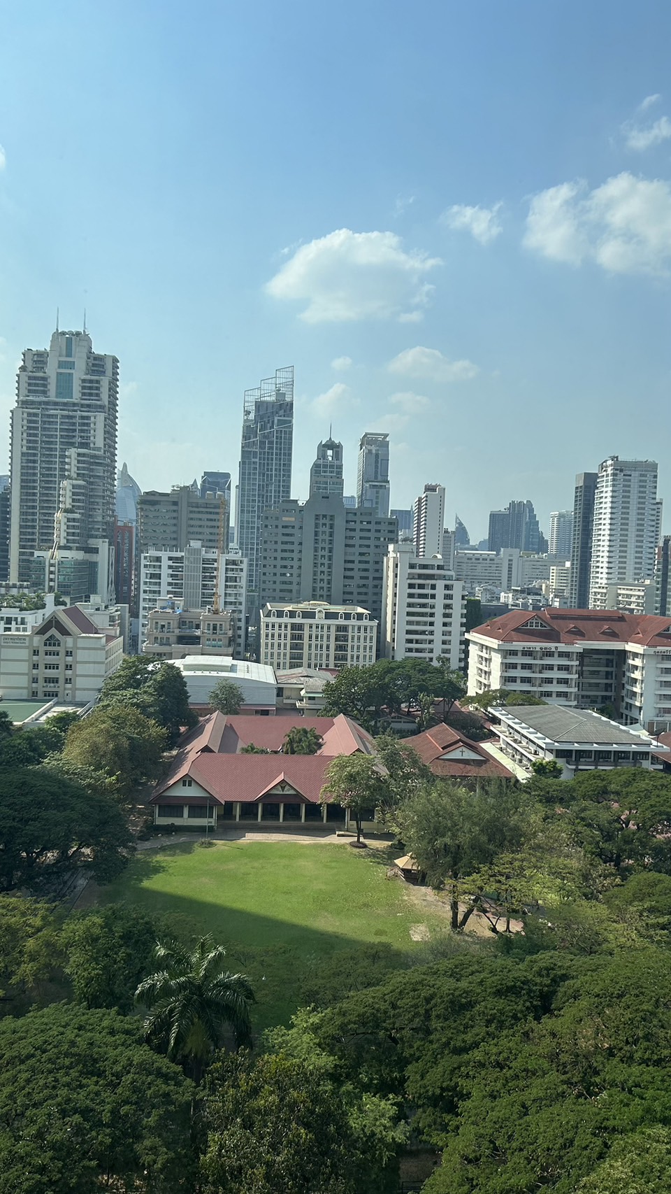 The Esse Asoke I BTS Asoke , MRT Sukhumvit I #HL