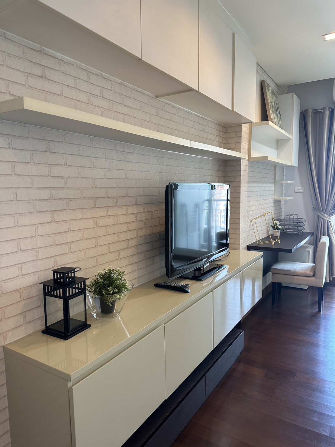 IVY Thonglor | BTS Thonglor | Best price | HL