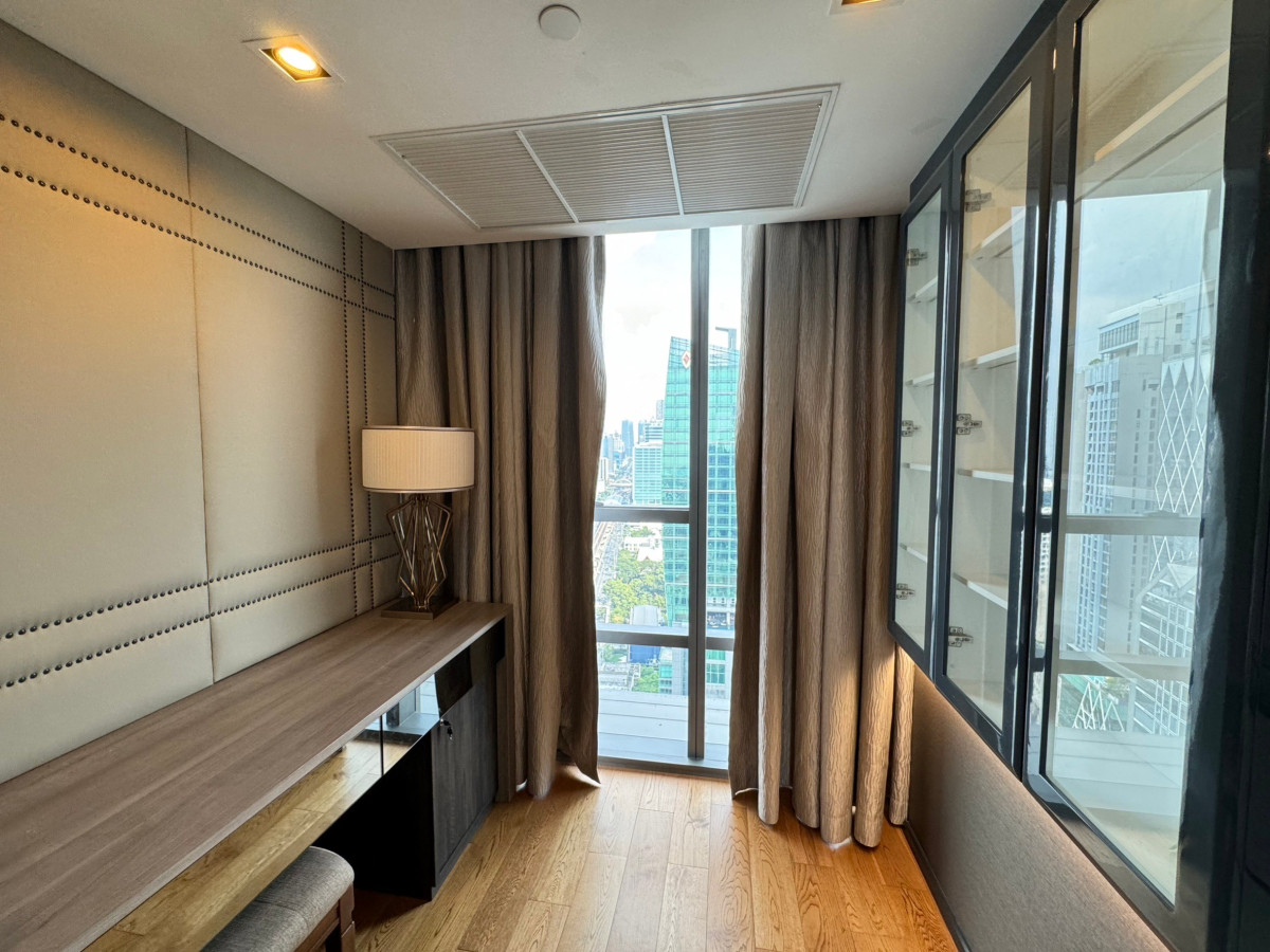 THE BANGKOK SATHORN I BTS SURASAK I MINI PENTHOUSE LUXURY CLASS 10 STEPS FROM BTS READY TO MOVE IN I #HL