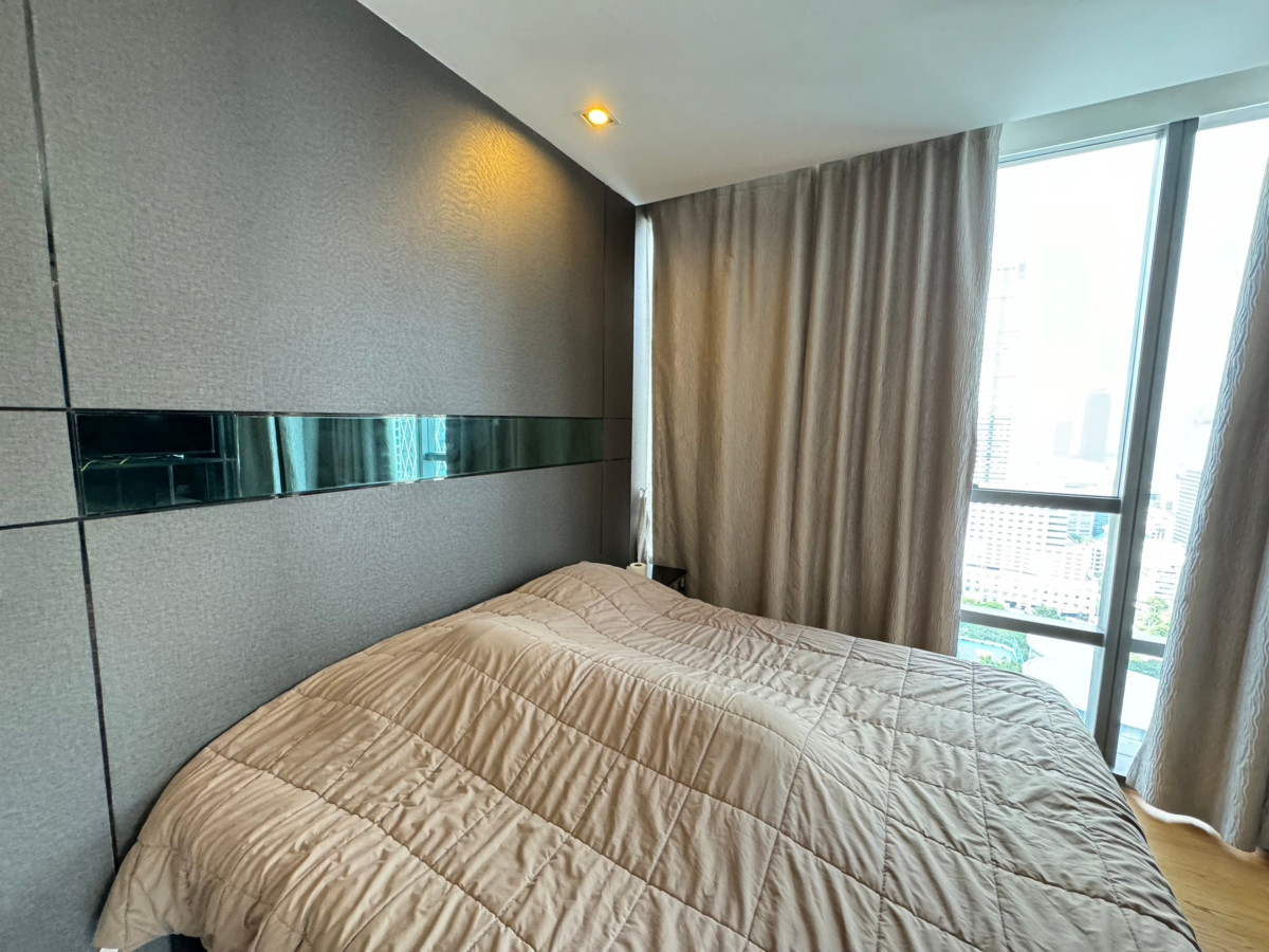 THE BANGKOK SATHORN I BTS SURASAK I MINI PENTHOUSE READY TO MOVE IN I NEW