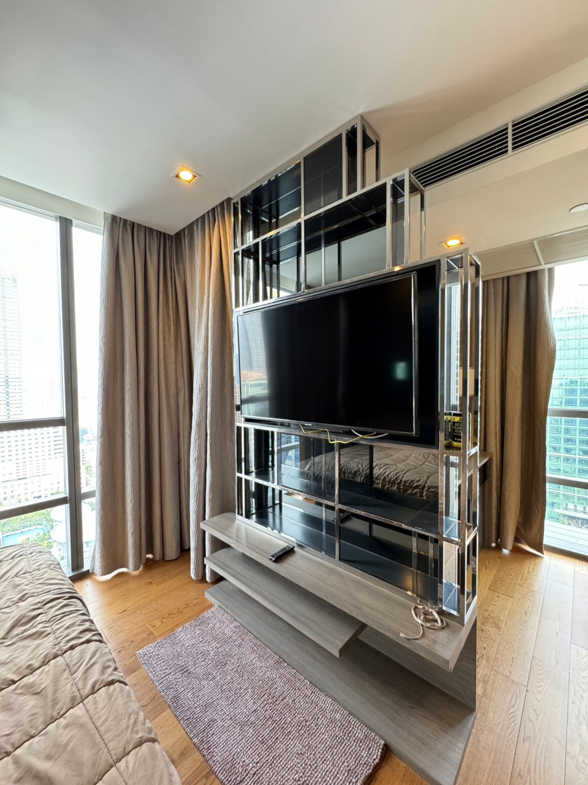 THE BANGKOK SATHORN I BTS SURASAK I MINI PENTHOUSE READY TO MOVE IN I NEW