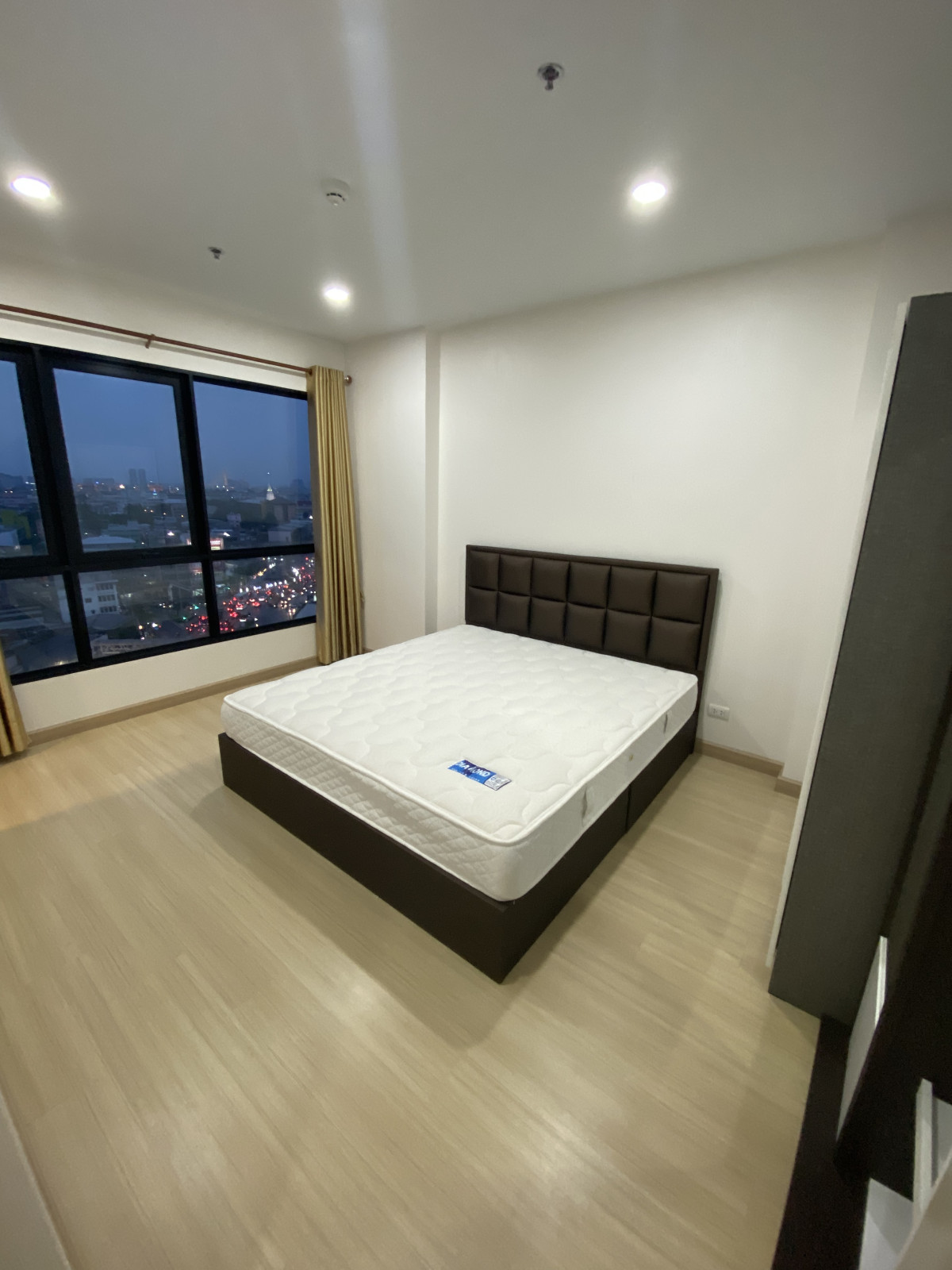 Supalai Loft Prajadhipok - Wongwian Yai l BTS wongwianyai l#HL